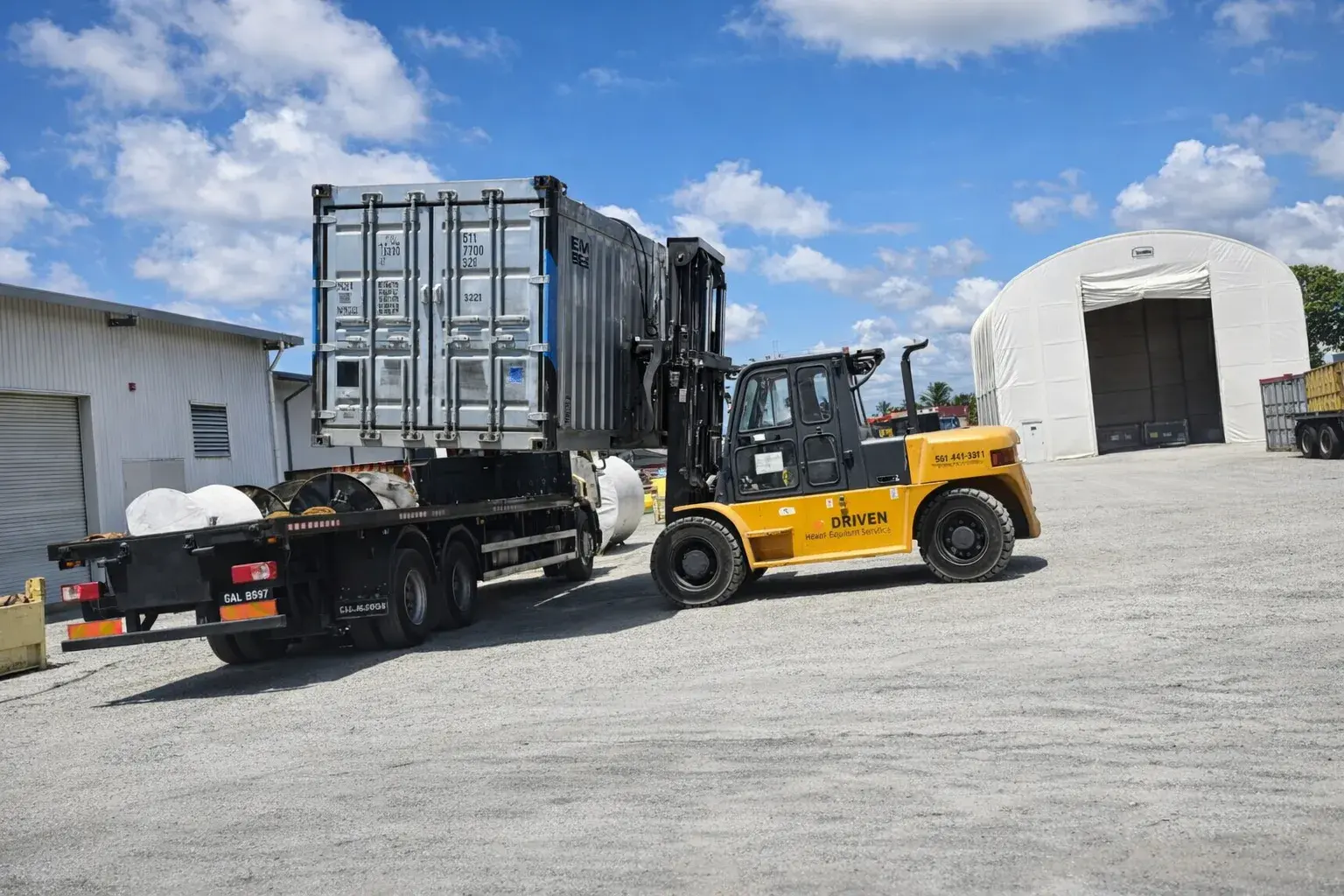 Material handling — photo 1